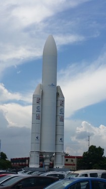 U 2020., nov Evropski spejs šatl Ariane 6, biće poslat u svemir. Površina lansiranja je veličine 340 fudbalskih terena